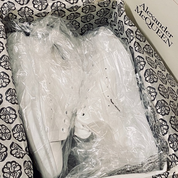 Alexander McQueen Sneakers ContrastHeel SZ42US 9.5 - Picture 8 of 10